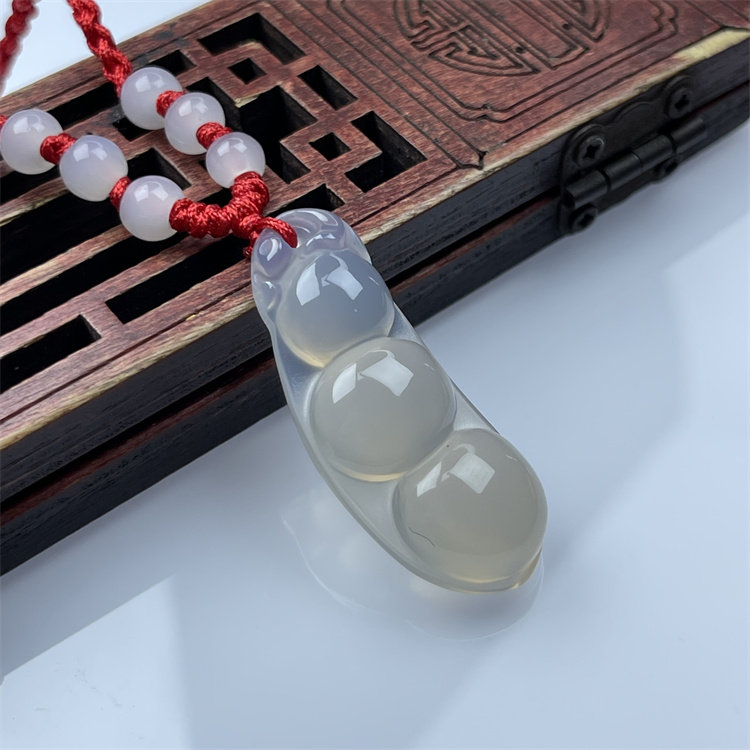 天然玉石玉髓玛瑙福豆平安四季豆项链吊坠挂件车包手机挂男女送证