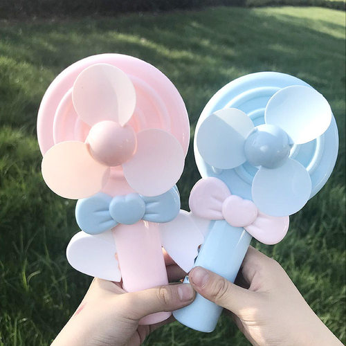 1 Pcs Manual Hand Press Lollipop Shape Mini Fan Portable Kid