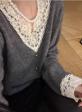 3372套头V领蕾丝拼接针织衫毛衣长袖秋季上衣新款法式时尚温柔风
