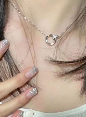 莫比乌斯环环相扣项链女轻奢高级感设计小众锁骨链情侣闺蜜项链