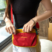 时尚 多巴胺撞色小挎包女夏2025超火运动斜挎包超轻户外旅行小背包