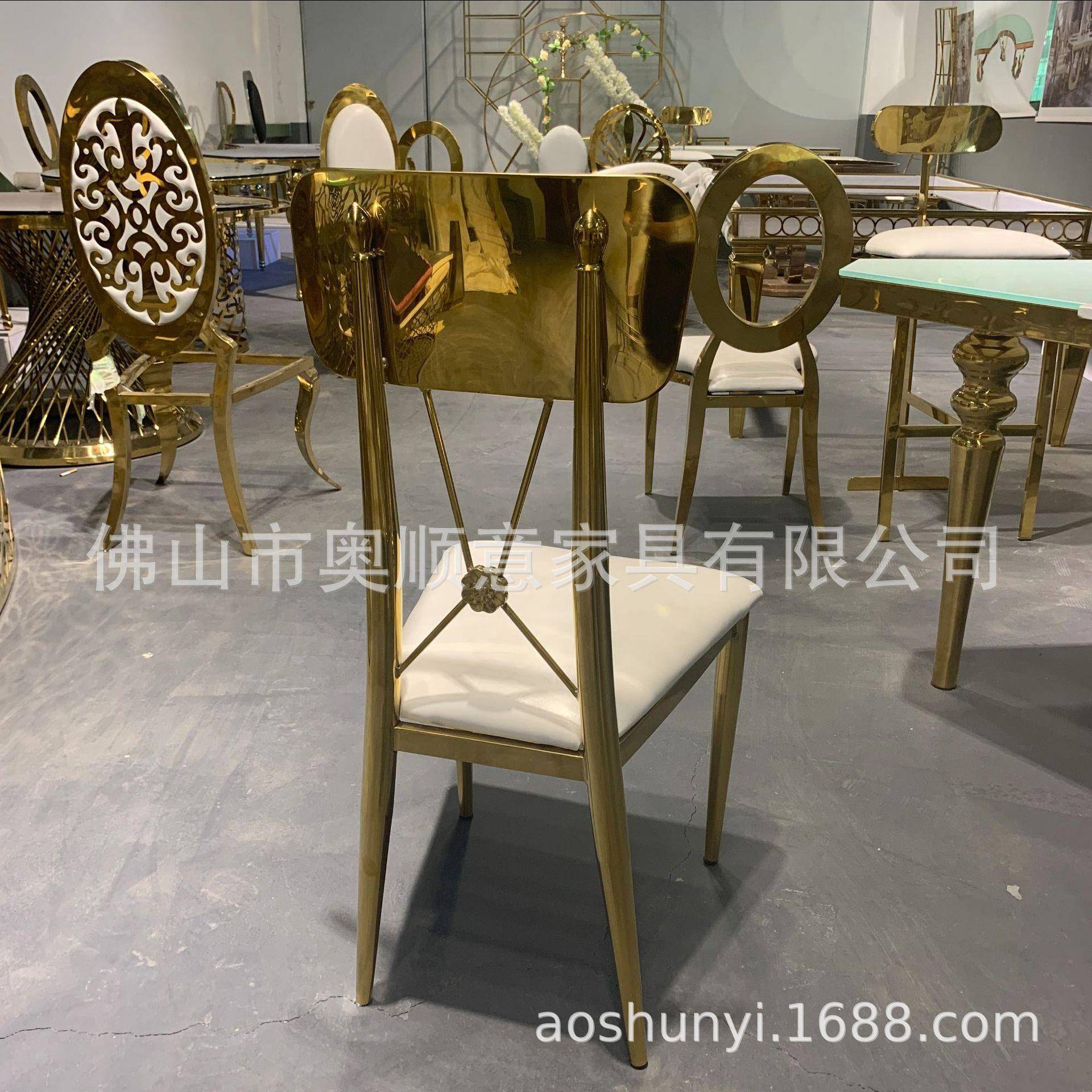 工厂直销外白婚礼不锈钢宴会椅子 国金色色现655做款婚庆用桌椅
