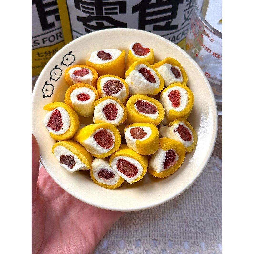 七分乐芒果抱抱卷草莓爆浆蜜饯果脯芒果网红爆款水果解馋零食