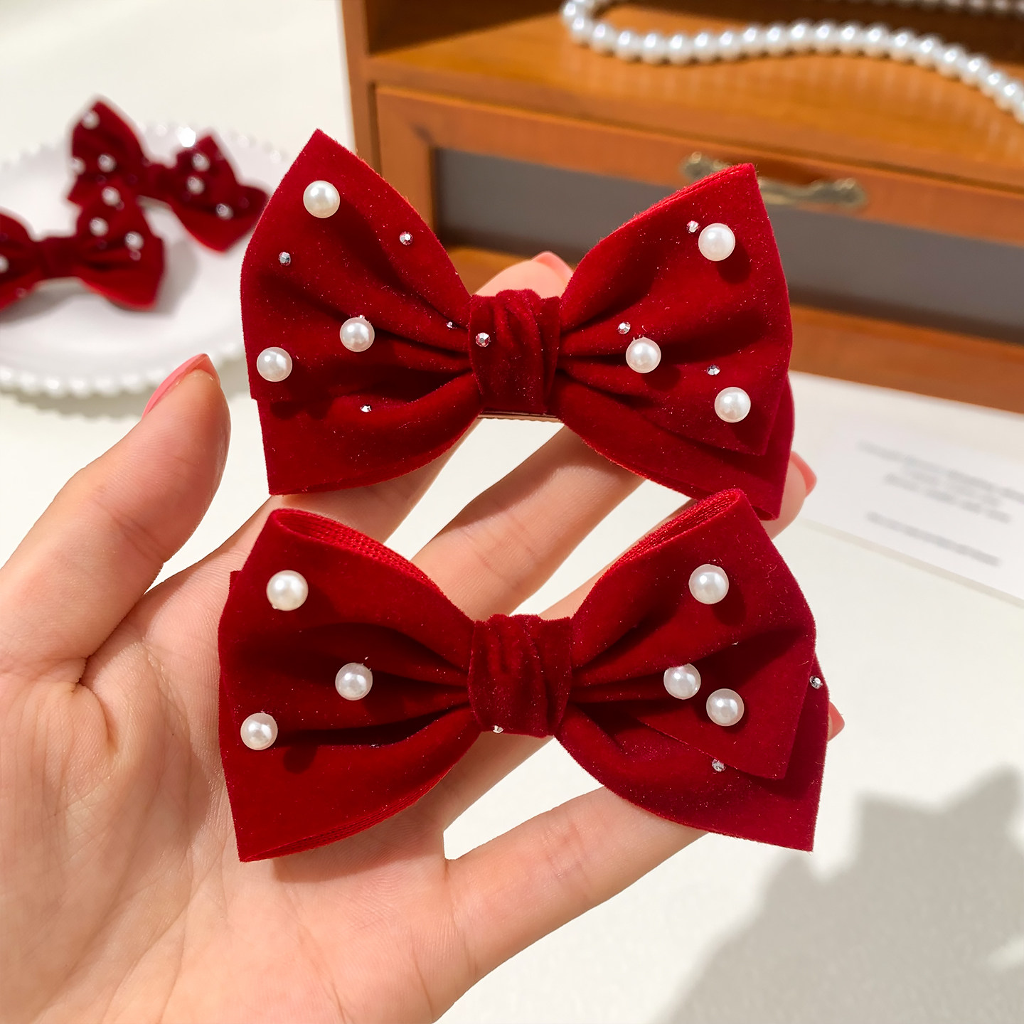 儿童红色新年丝绒珍珠蝴蝶结发夹小女孩扎头绳高级感女童过年发饰,童装/婴儿装/亲子装,发饰,淘宝优惠券,粉丝福利购,淘宝优惠卷