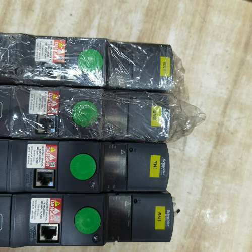 变频器ATV320U07N4B  0.75KW议价