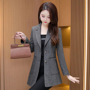 妈妈洋气质小西装外套女士春秋2026新款超火贵夫人品牌西服短上衣