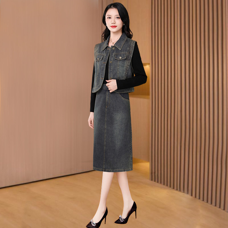 广州十三行牛仔连衣裙女春秋2026新款轻奢高级感马甲妈妈两件套装
