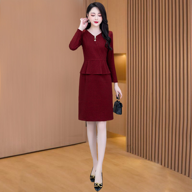 红色假两件套装连衣裙女2026春秋新款时尚高贵洋气妈妈礼服十三行