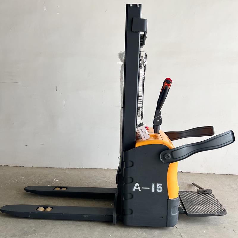 站驾1.5T*2m式高车全电动液压叉车515/2吨2米3/2./3堆.5m托盘升.