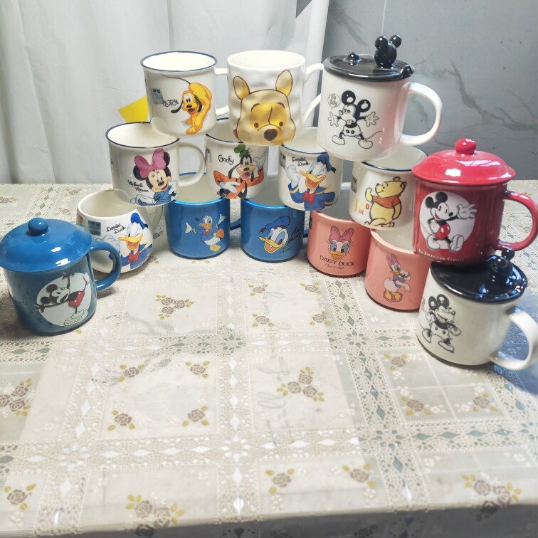 捡漏雅诚德马克杯可爱卡通水杯咖啡杯带盖米奇米妮正品陶瓷杯子