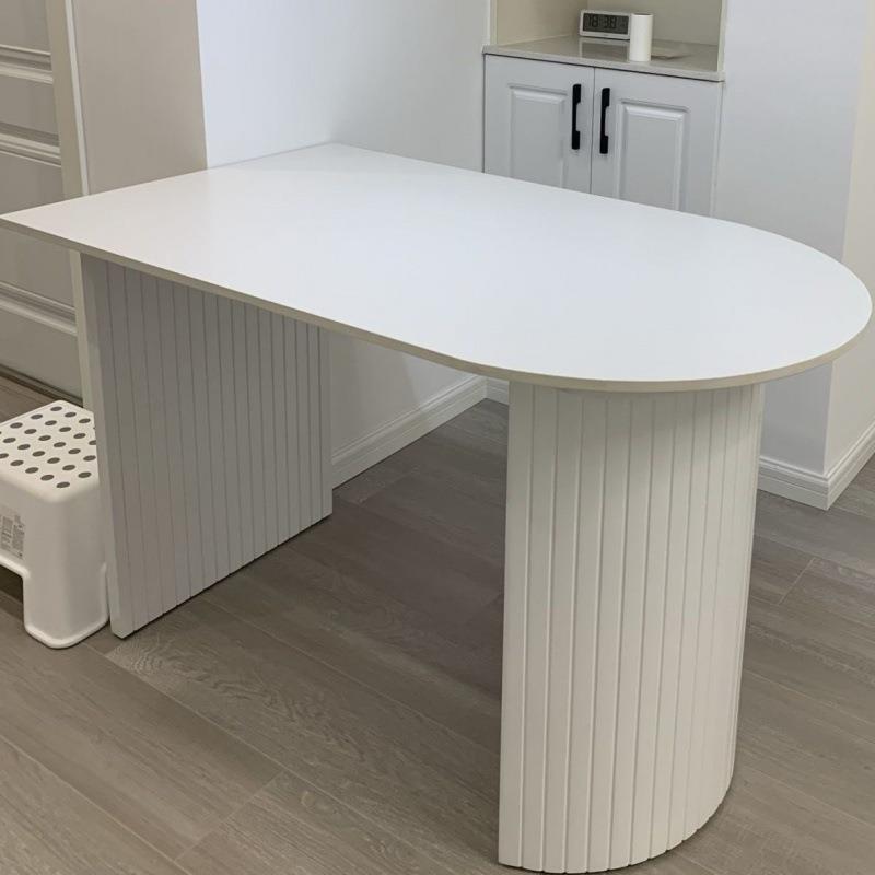 北欧防漏设计师家用小户型岛台饭桌台式餐桌椭圆纯白岩板书桌餐桌