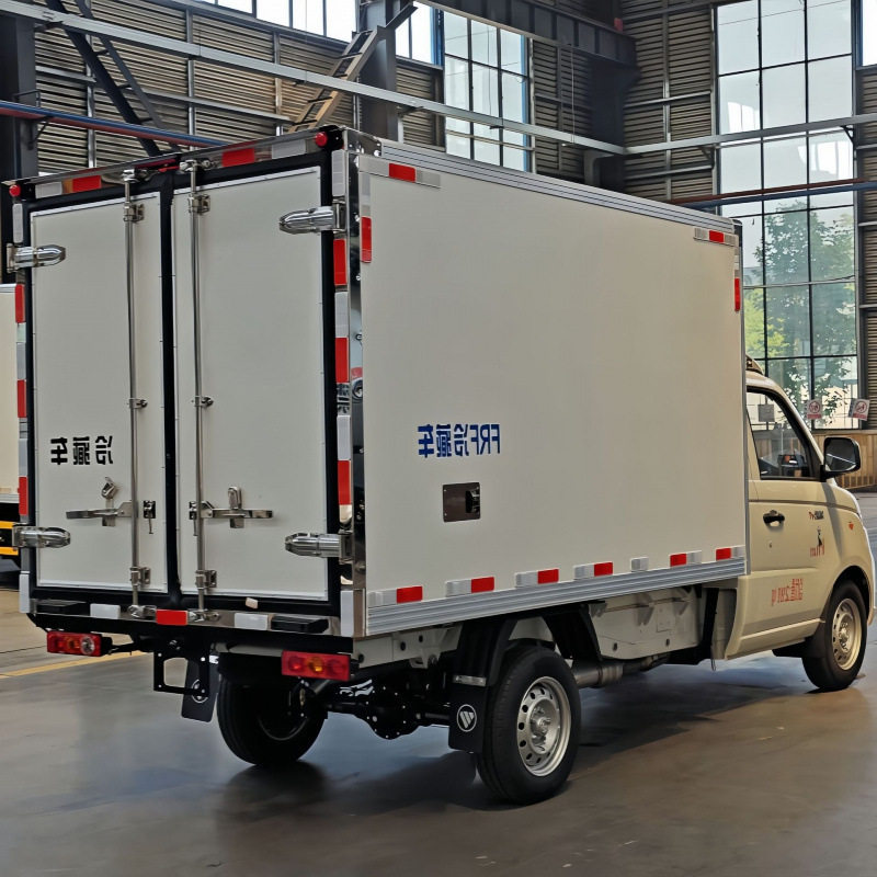 2.8米面包式小型冷藏保温车