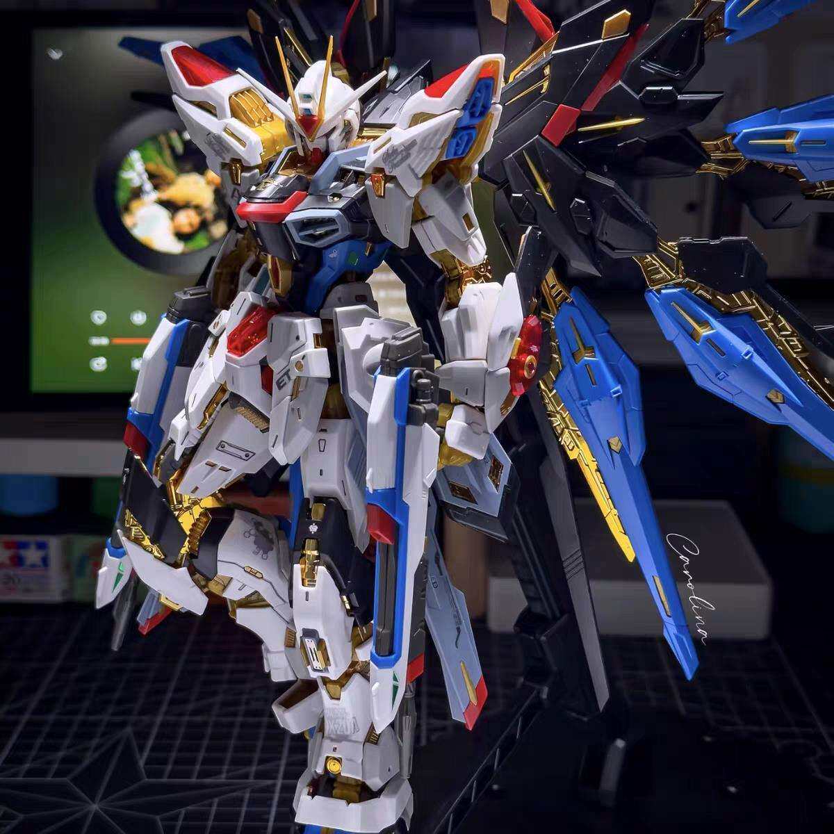 再版长龙MGEX强袭自由高达模型1/100修覆版光翼拼装机甲可动手