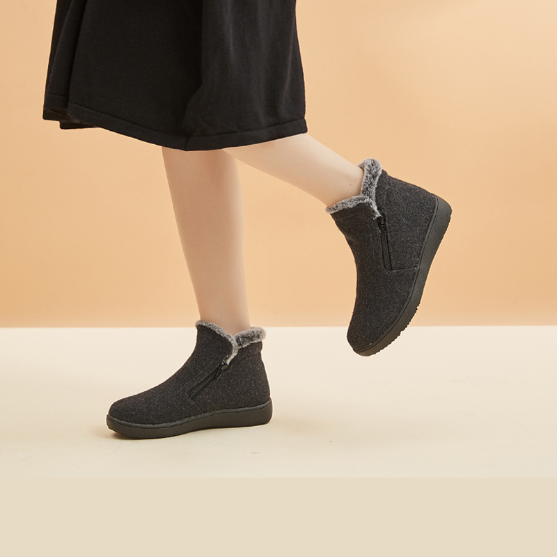 妈妈冬季棉鞋加绒加厚雪地靴防滑