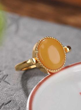 新款仿中国风天然鸡脂黄琥珀蜂蜡戒指女士可及奢华高端蛋面小生境