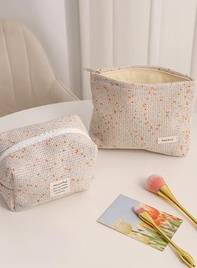 小香风高颜值化妆包大容量手拿口红护肤品收纳袋便携式杂物洗漱包