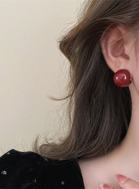 红色豆豆耳钉S925银针秋冬气质复古红轻奢耳钉女秋冬复古港风