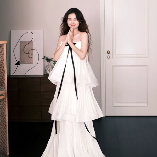 早春法式仙女白色抹胸蝴蝶结婚纱