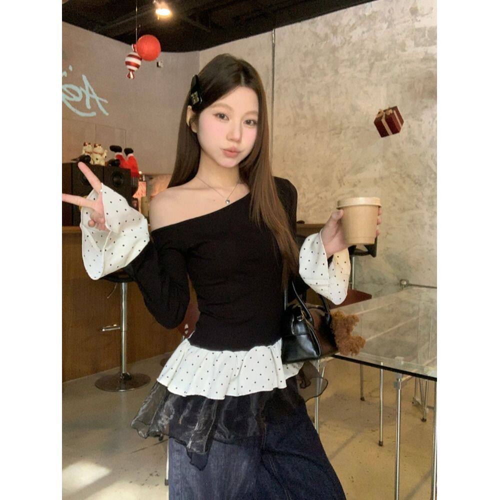 设计感波点拼接斜肩长袖T恤女收腰露肩黑色百搭休闲拼接衣潮上衣