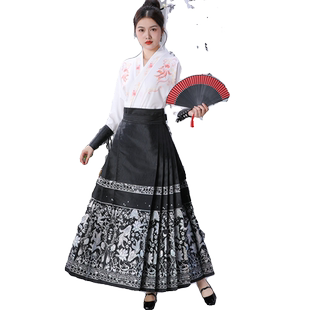 雪莲乐原创锦鱼池明制汉服女国风新中式螺钿马面裙日常套装春夏款