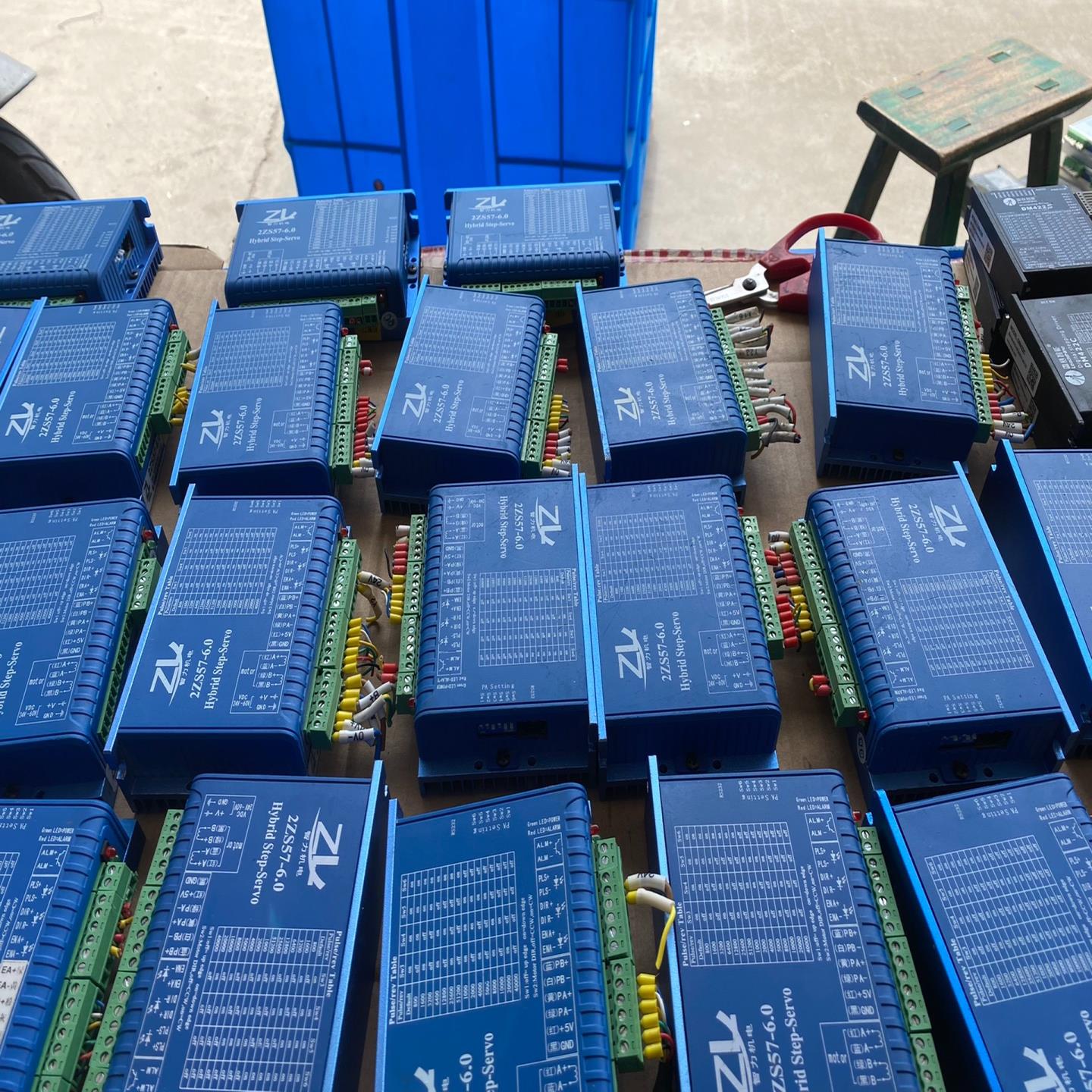 智力闭环步进驱动器2ZS57-60现货23个成色充新议价