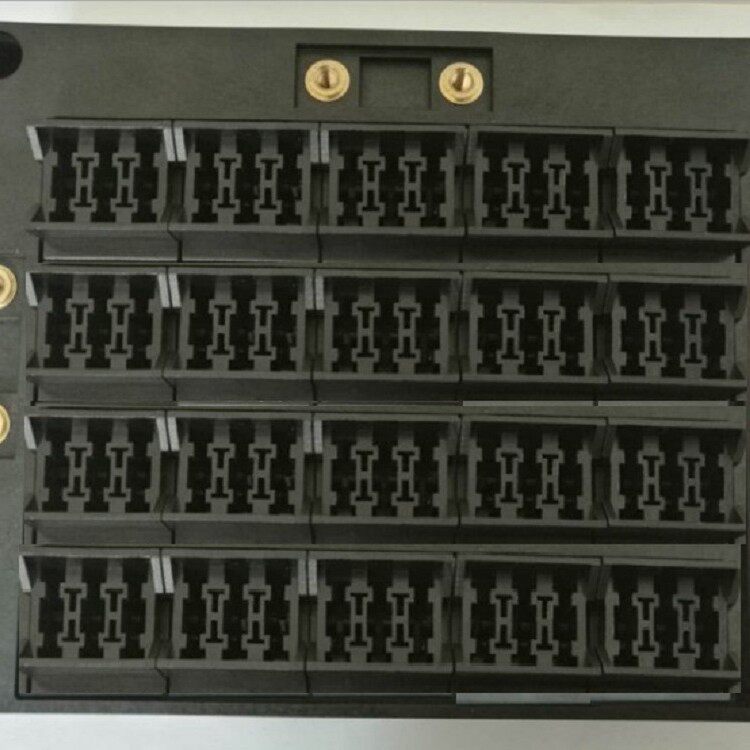 20路15路18路20路40路30路60路45路50路带继电器保险丝盒总成发动