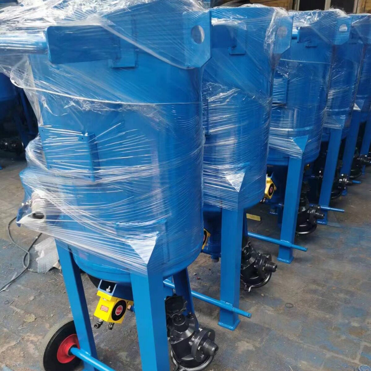520型无尘水喷砂机大型除锈抛光气动打砂机移动式翻新喷砂机
