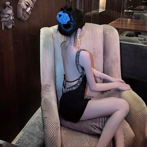 黑天鹅重工露背吊带裙女