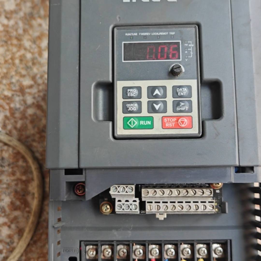 英威腾GD100-004G-4变频器4K议价 也可为维修！！