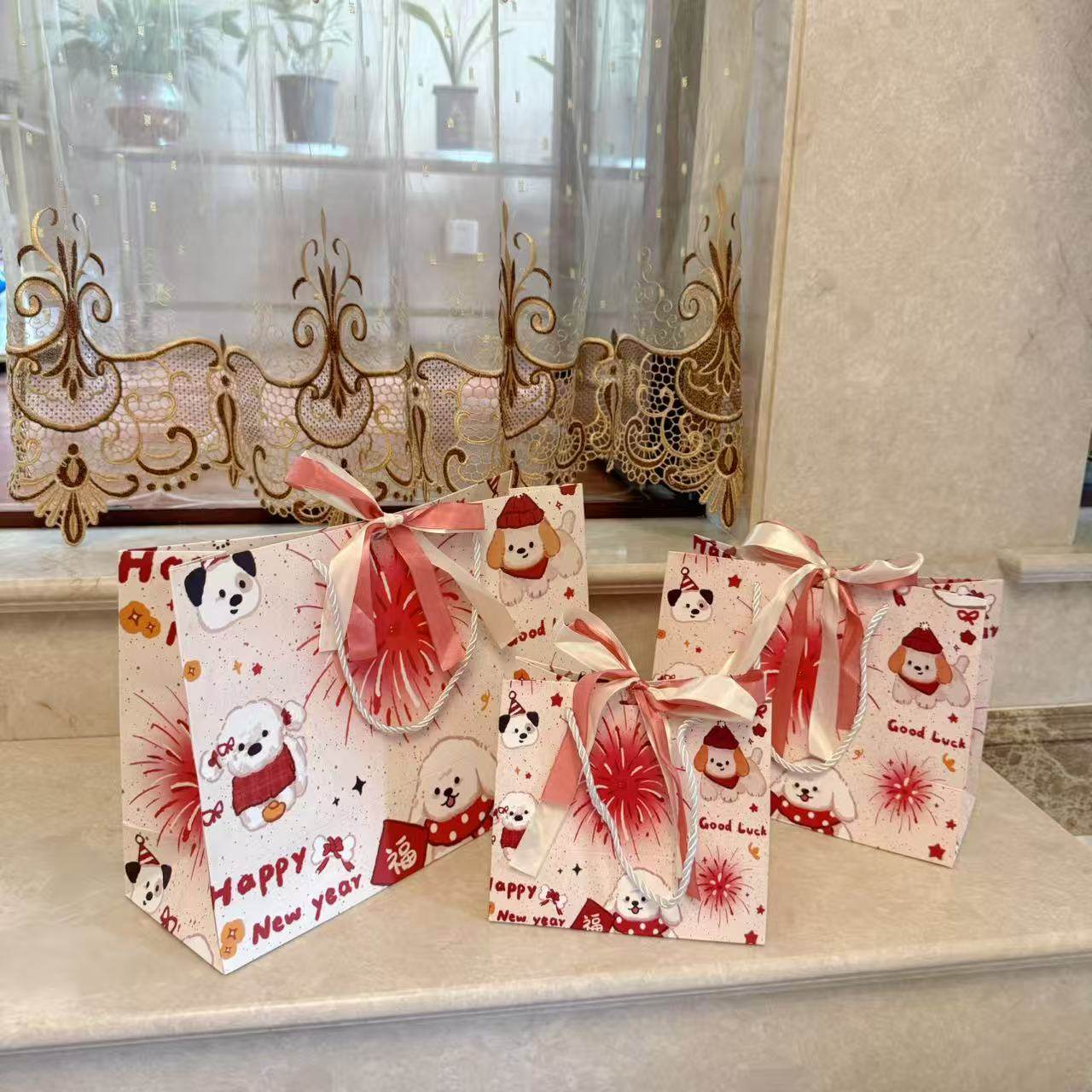 新年烟花小狗高颜值手提袋礼品袋礼物包装袋礼物包装袋送同学礼物,节庆用品/礼品,糖盒/糖盒配件,淘宝优惠券,粉丝福利购,淘宝优惠卷