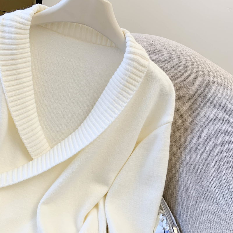 实拍2025秋冬新款温柔风V领交叉显瘦长袖灰色休闲针织衫上衣女