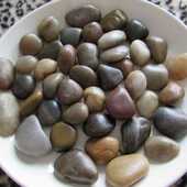 天然鹅卵石雨花石原石铺地铺路石子园林工程路面白黄红五彩石头吨