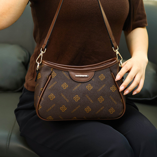 腋下包包女包2025新款中年妈妈高级感女士手提包老花单肩包新月形