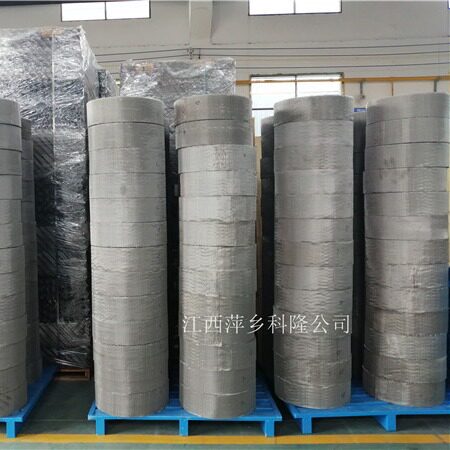 500Y精馏塔丝网波纹填料公司金属车间正在打包0.8米-2米直径的