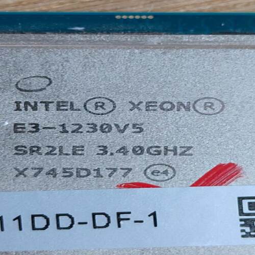 出17颗英特尔CPU  E3-1230V5，实拍如图