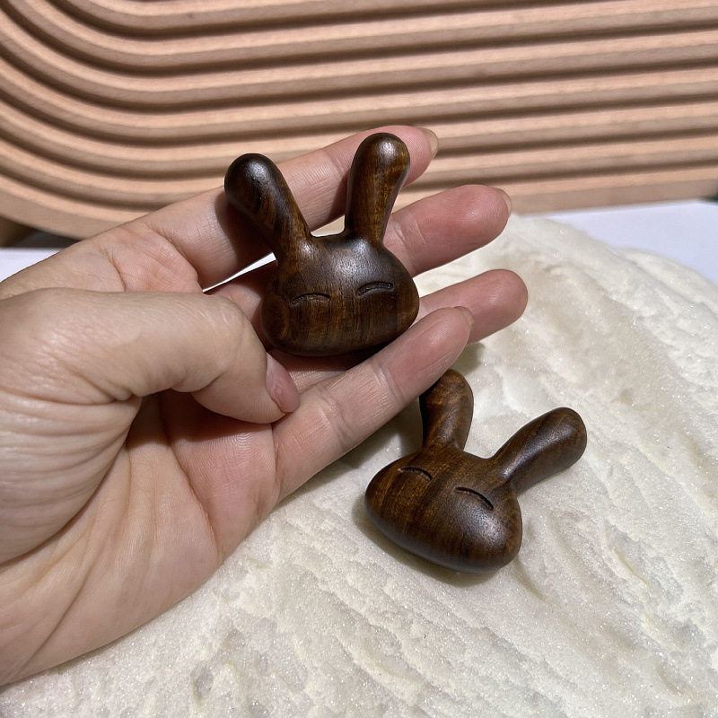 檀木小兔子鼻梁按摩器刮鼻器眼部