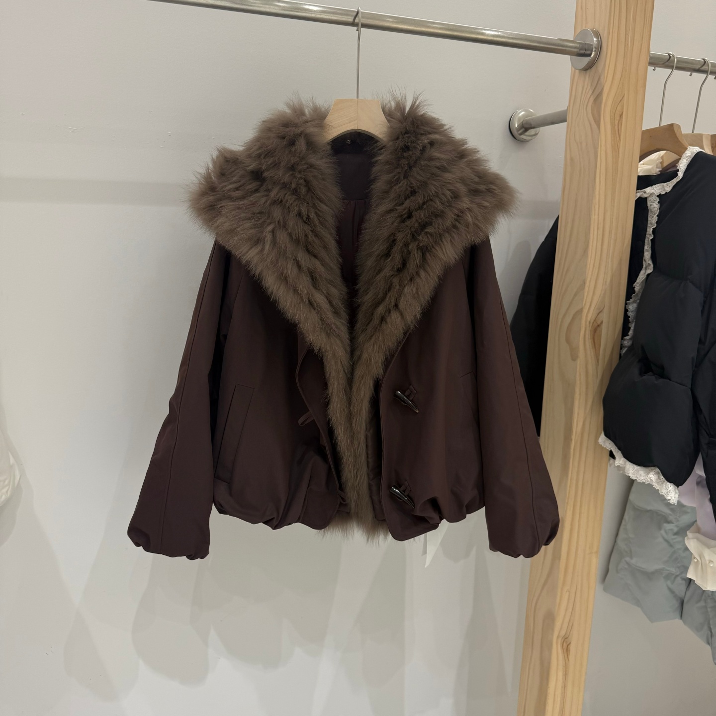 可拆卸大翻领狐狸毛领羽绒服女2025冬季新款鹅绒内胆保暖派克服