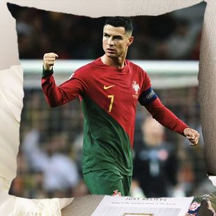 C罗周边抱枕送男生礼物同款靠垫罗纳尔多足球明星纪念品车载靠枕