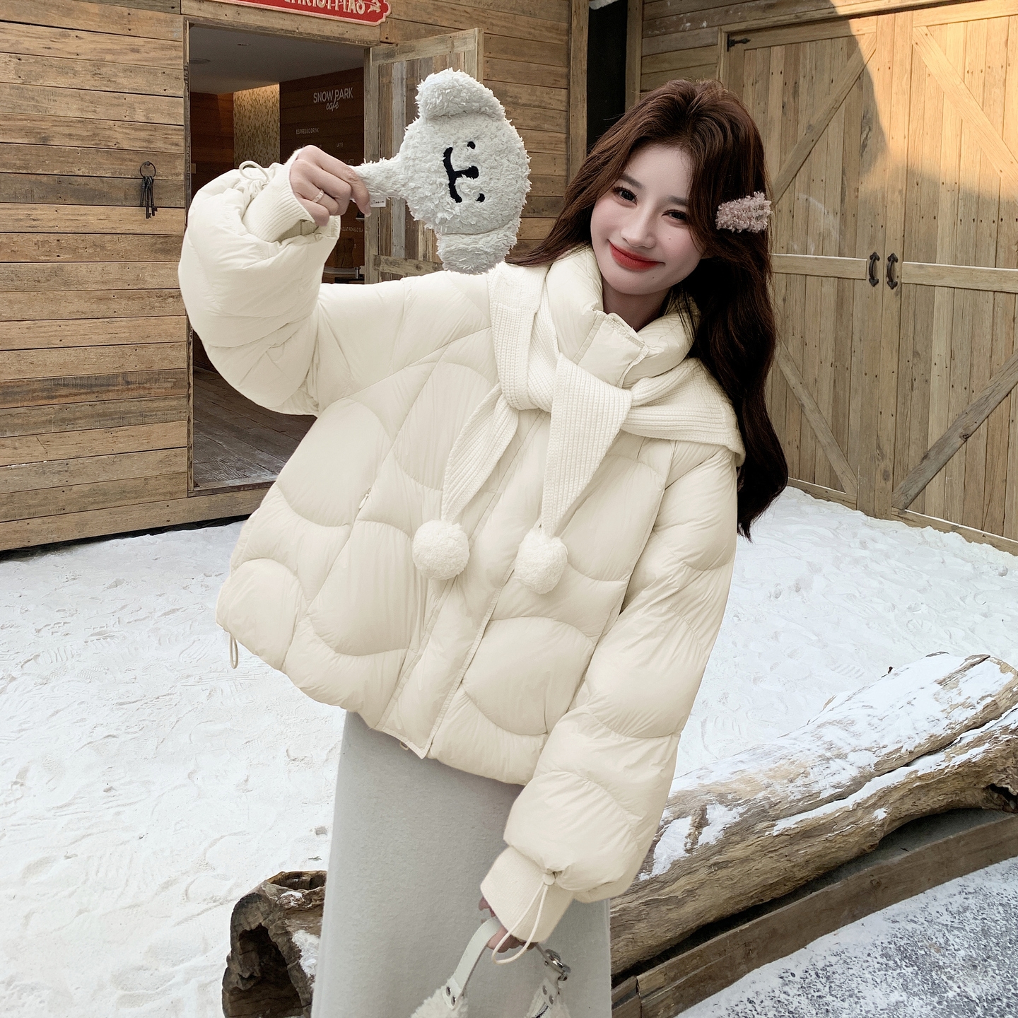 针织小设计连帽短款羽绒服女2025冬季新款云朵泡芙面包服保暖外套