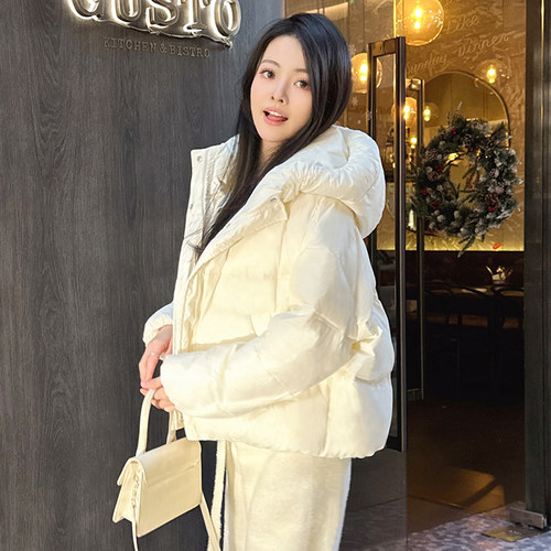 欧货羽绒服女超好看今年流行爆款