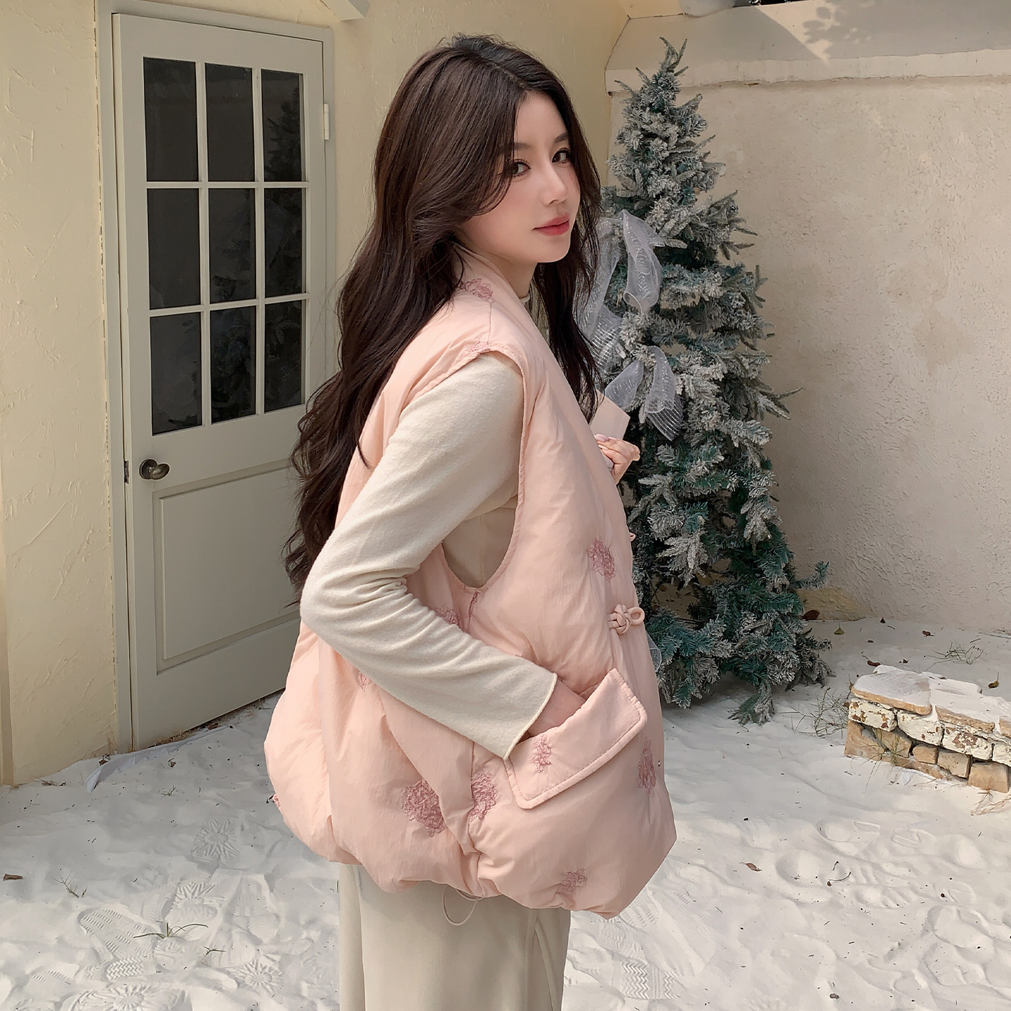 羽绒短款马甲刺绣加厚白鸭绒外套