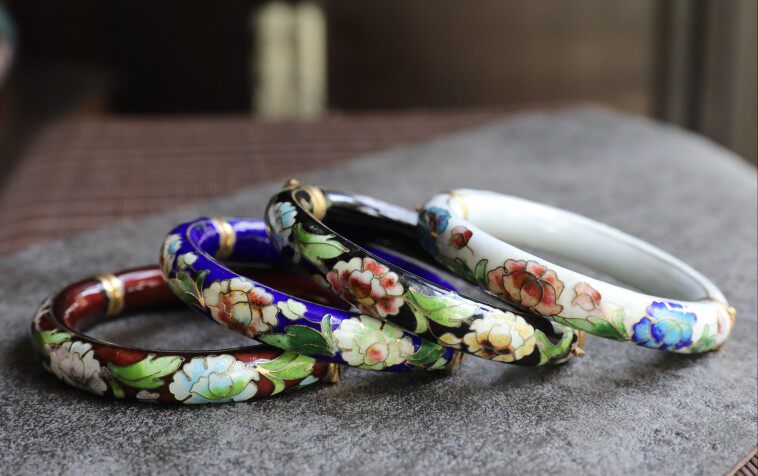 肥美大粗圆条手镯创汇早期老景泰蓝银蓝富贵牡丹圆棍开口老镯子