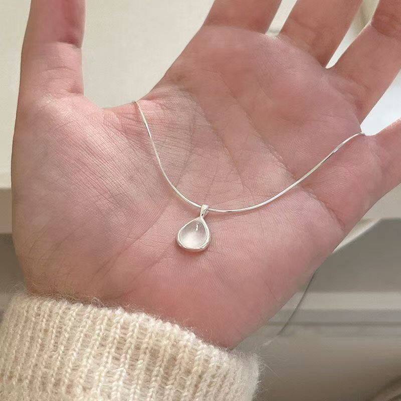 白色月光石轻奢小众精致锁骨链