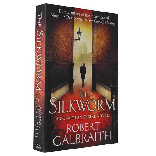 蚕 英文原版 J.K.罗琳作品 The Silkworm 进口小说 侦探推理系列 J.K. Rowling化名罗伯特加尔布雷思 平装 Paperback