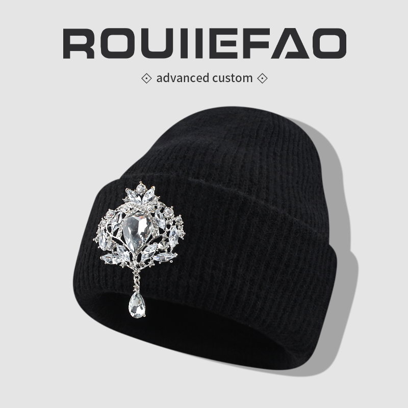 ROUIIEFAO毛线帽水钻吊坠保暖