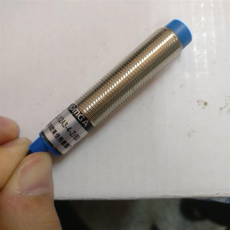 欧美佳OMGA 电感式接近开关 LJ12A3-4-Z/BX 直流三线NPN常开