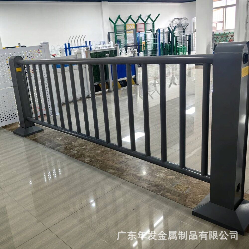 现货市政中央道路隔离安全护栏防撞栏杆马路停车场人行道道路护栏