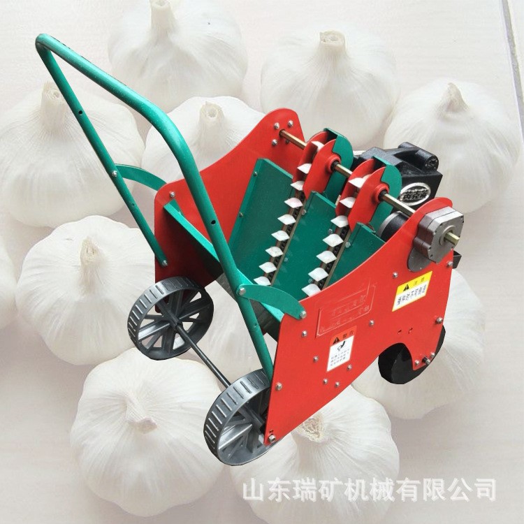 小型农间作业电动自走式大蒜播种机边走边播式单行三行大蒜播种机