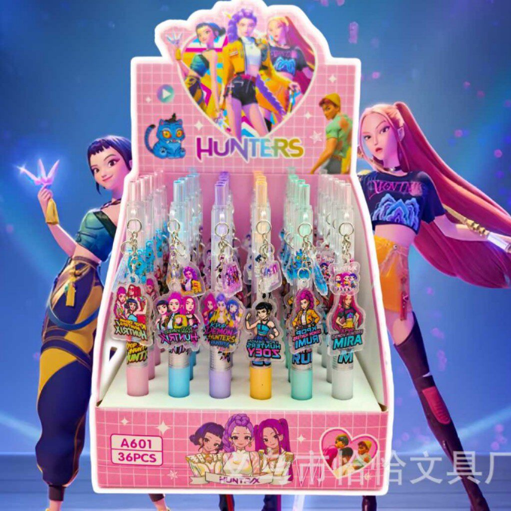 猎魔女团KPOP挂件按动笔卡通亚克力吊坠中性笔学生文具书写刷题笔