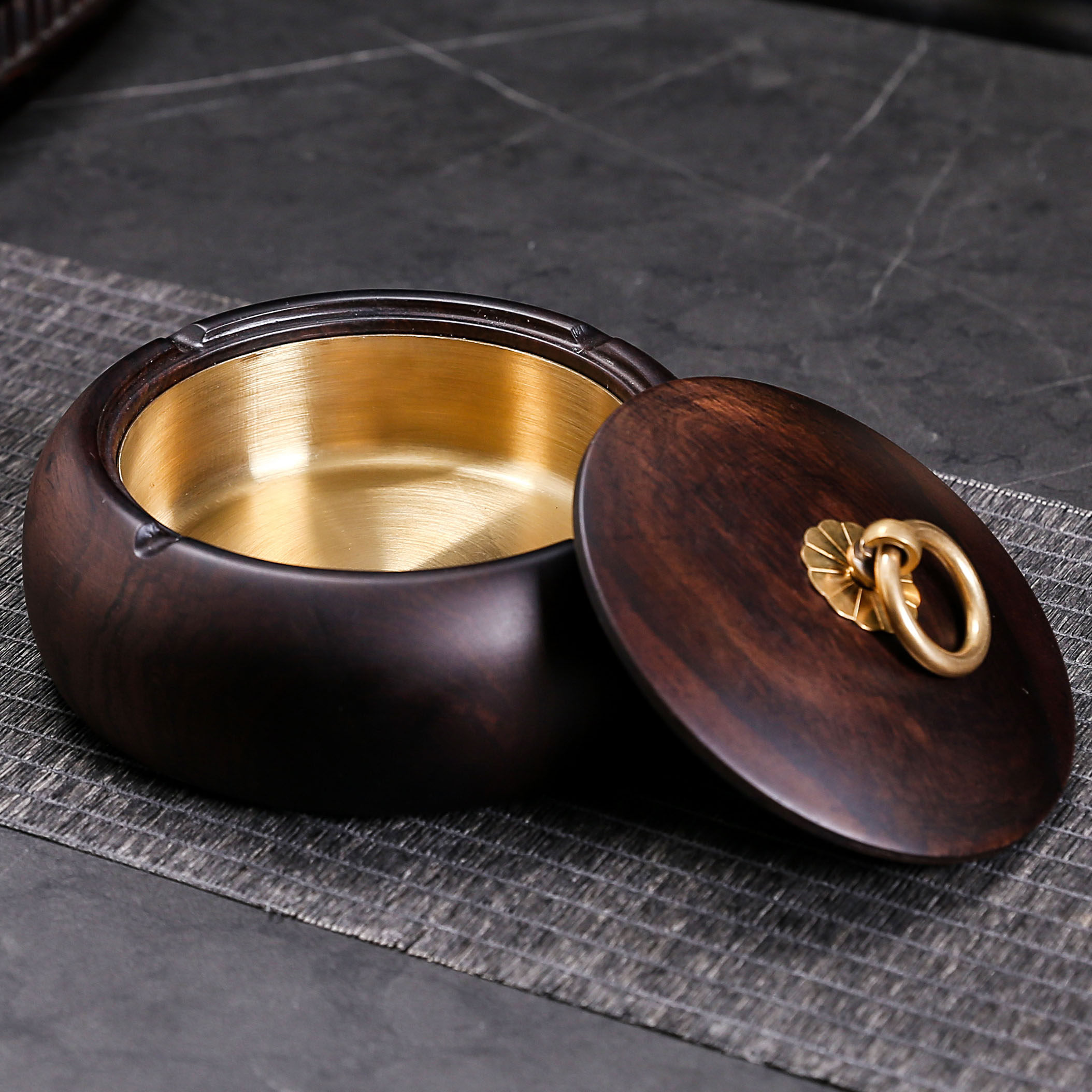 黑檀实木烟灰缸家用新中式客厅高级感办公室茶台大号带盖防飞灰